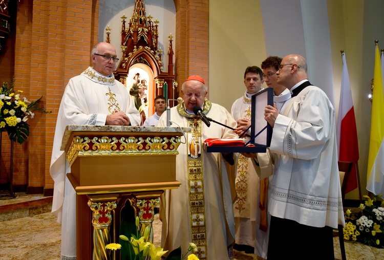 Nowy Sącz. Odpust ku czci św. Jana Pawła II z kardynałem