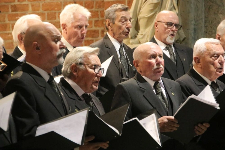 Koncert chórów w Rudach 