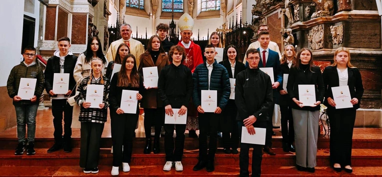 Eksplorator kosmosu, pianista, strażaczka i ekonomistka