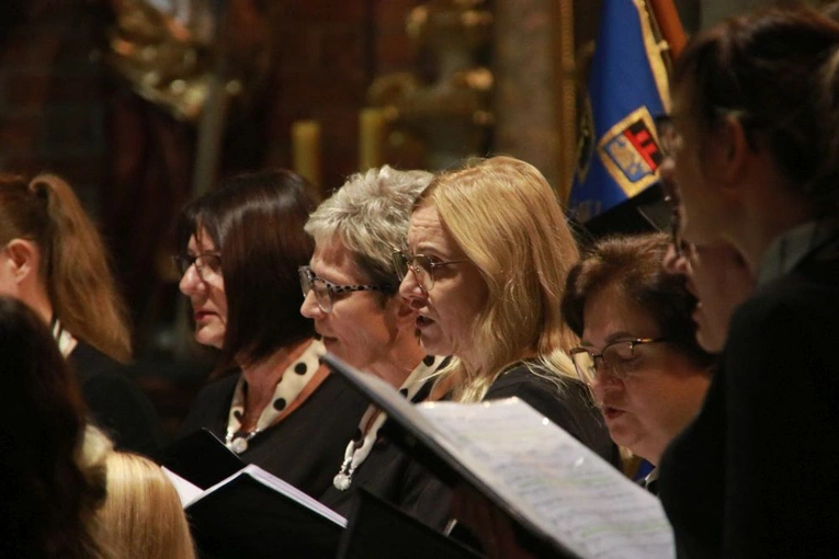 Koncert chórów w Rudach 