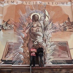 Mural z Chrystusem Zmartwychwstałym