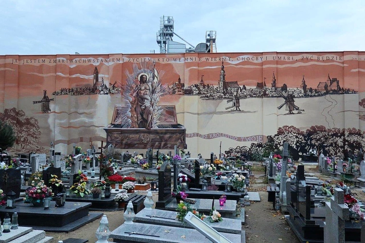 Mural z Chrystusem Zmartwychwstałym