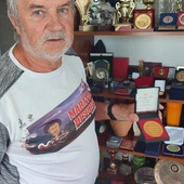 Biega od 60 lat. I ciągle Mu mało