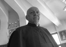 Zmarł ks. Karol Świostek