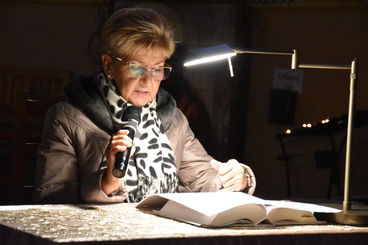 Wśród czytających i słuchaczy w różnym wieku.