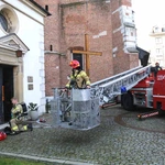 Ćwiczenia straży pożarnej w kościele Bożego Ciała