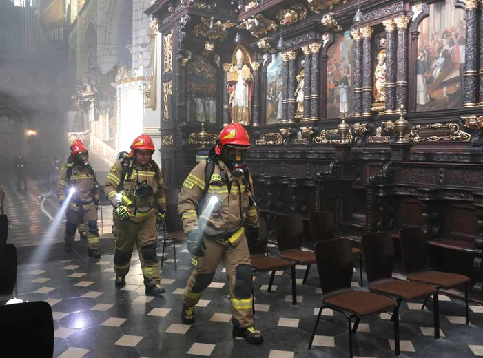 Ćwiczenia straży pożarnej w kościele Bożego Ciała