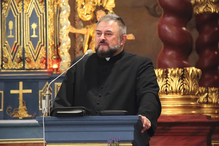 	Nauczanie o zdrowej religijności podjął ks. Waldemar Grzyb.