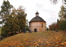 	Obiekt ma ciekawy kształt architektoniczny.