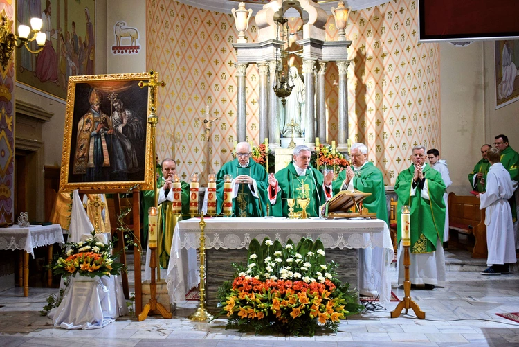 Centralnym punktem uroczystości była Msza Święta.