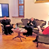 Obaj duchowni zapowiedzieli wydanie kolejnych pozycji książkowych.