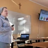 Siostra Monika Juszka podczas spotkania, które odbyło się w Centrum Edukacji Katolickiej w Świdnicy. 