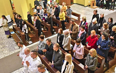 	Wiele osób studiuje na IFT nie tylko dla osobistego rozwoju duchowego, ale także z chęci jeszcze większego zaangażowania się w parafię.