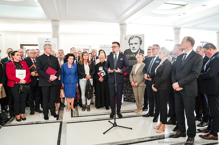 	16 października w gmachu Sejmu RP otwarto wystawę pt. „Polska jutra. Dekalog społeczny bł. księdza Jerzego Popiełuszki”.