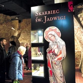 Informacje na temat zwiedzania obiektu dostępne są na: zamekwroclaw.ssnd.pl.