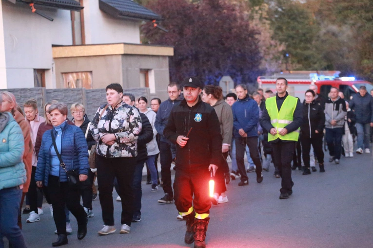 Procesja różańcowa w Wietrzychowicach