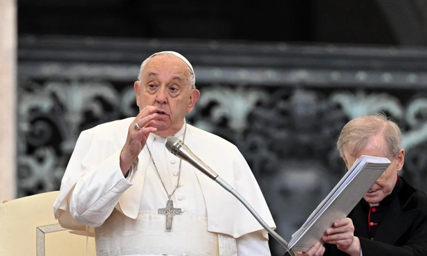 Papież Franciszek wzywa do modlitwy o pokój