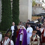 Pierwsza część uroczystości pogrzebowych ks. inf. Jerzego Bryły