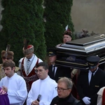 Pierwsza część uroczystości pogrzebowych ks. inf. Jerzego Bryły