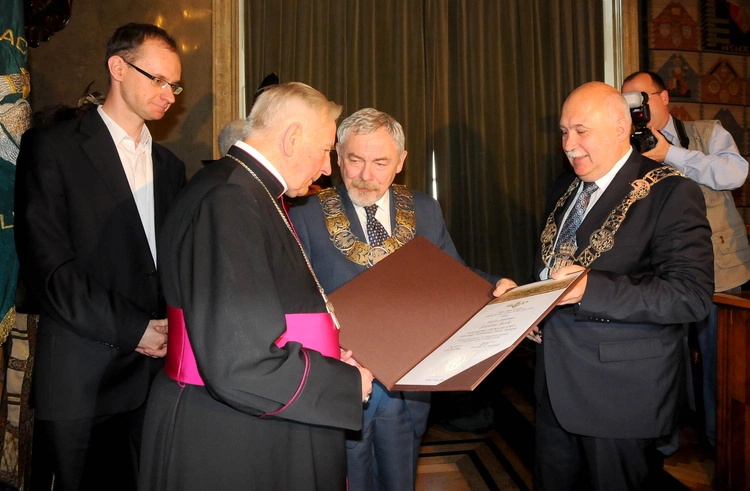 Ks. Jerzy Bryła Honorowym Obywatelem Miasta Krakowa 2014