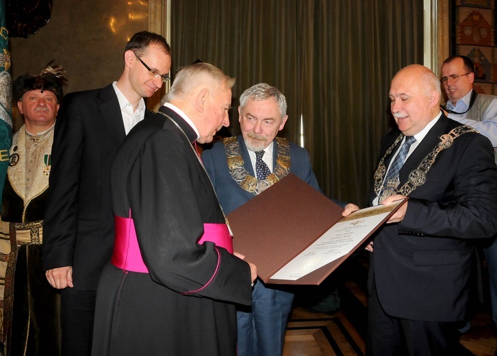 Ks. Jerzy Bryła Honorowym Obywatelem Miasta Krakowa 2014