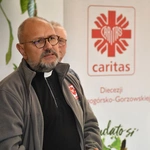 Kawiarenka naprawcza w schronisku Caritas