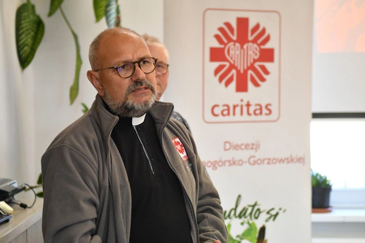 Kawiarenka naprawcza w schronisku Caritas