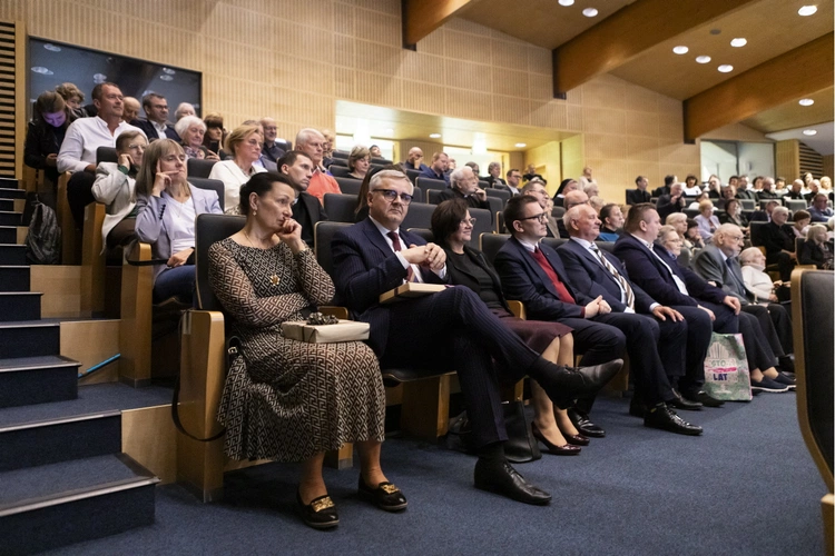 90. urodziny abp. seniora Damiana Zimonia na WTL UŚ