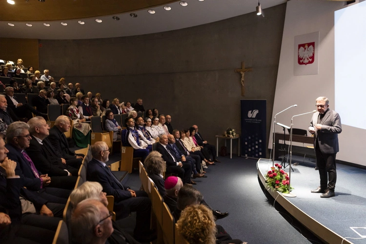 90. urodziny abp. seniora Damiana Zimonia na WTL UŚ