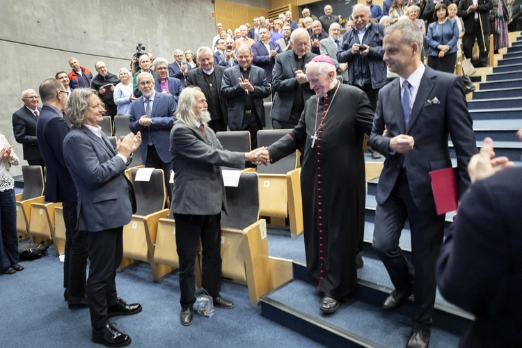 90. urodziny abp. seniora Damiana Zimonia na WTL UŚ