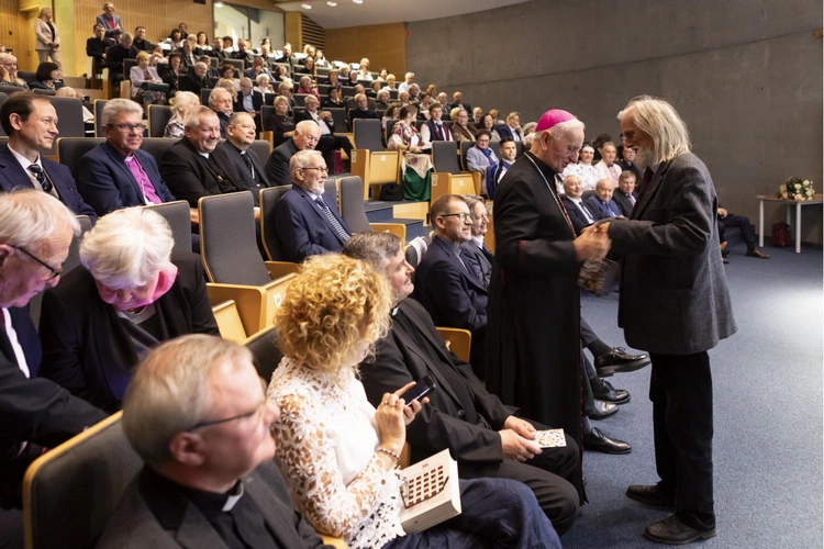90. urodziny abp. seniora Damiana Zimonia na WTL UŚ