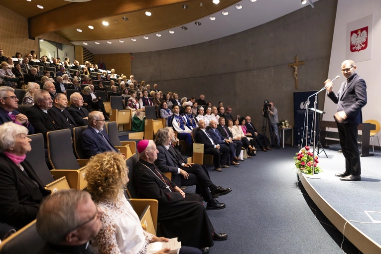 90. urodziny abp. seniora Damiana Zimonia na WTL UŚ