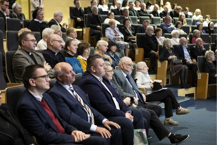90. urodziny abp. seniora Damiana Zimonia na WTL UŚ