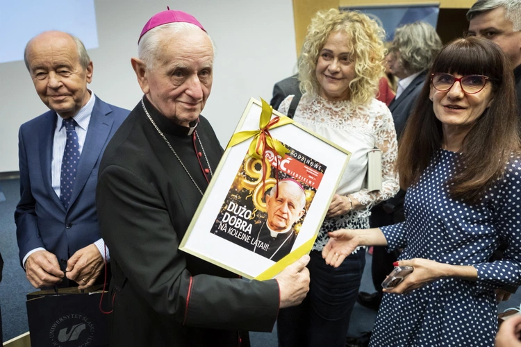 90. urodziny abp. seniora Damiana Zimonia na WTL UŚ