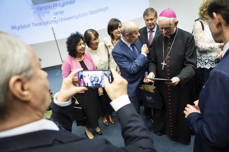 90. urodziny abp. seniora Damiana Zimonia na WTL UŚ