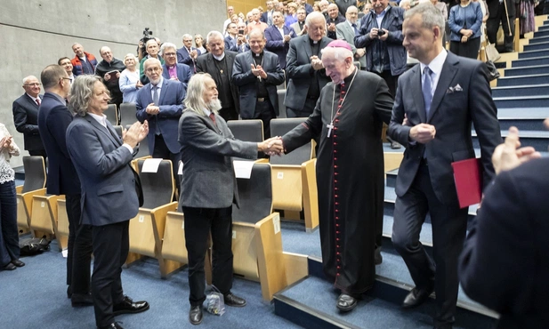 Katowice. Życzenia i wspomnienia. 90. urodziny abp. seniora Damiana Zimonia