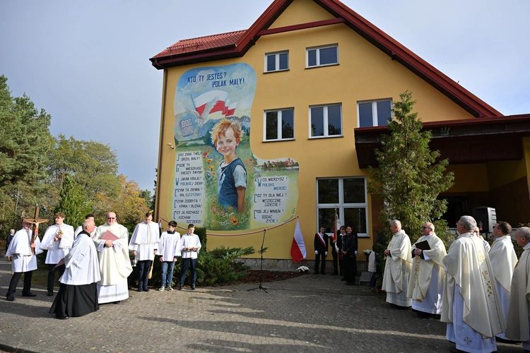 Uroczystości w szkole w Kniewie