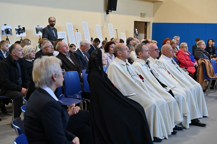 Uroczystości w szkole w Kniewie