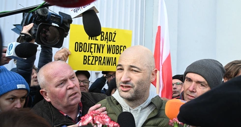 Ks. Olszewski opuścił areszt śledczy na warszawskim Służewcu 