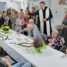 Różańce poświęcił ks. Paweł Mańturzyk.