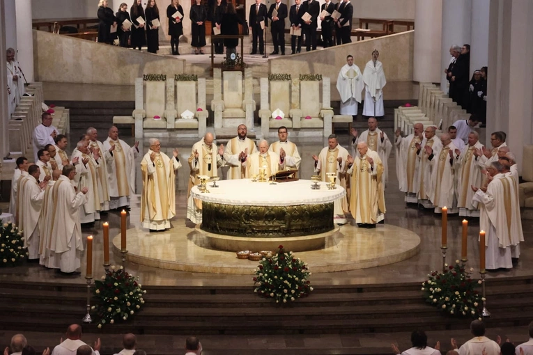 Msza św. w intencji abp. Damiana Zimonia cz.1