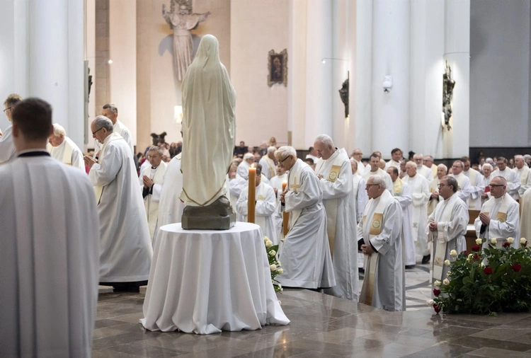 Msza św. w intencji abp. Damiana Zimonia cz.1