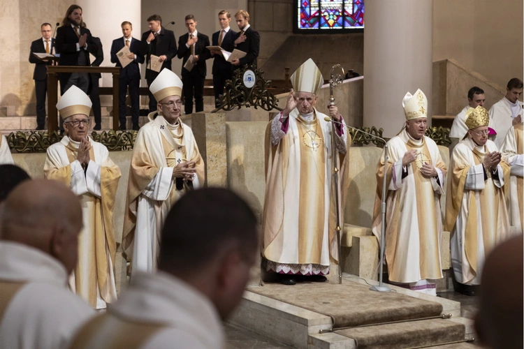 Msza św. w intencji abp. Damiana Zimonia cz.1