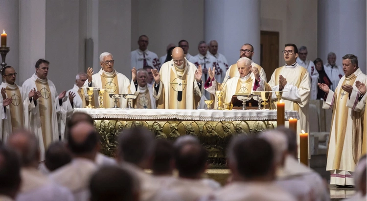 Msza św. w intencji abp. Damiana Zimonia cz.1