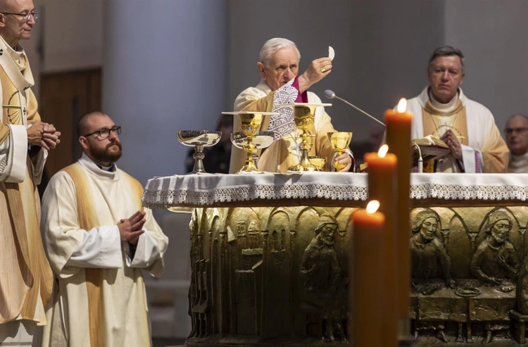 Msza św. w intencji abp. Damiana Zimonia cz.1