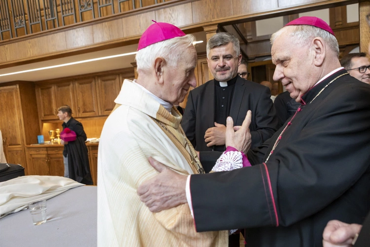 Msza św. w intencji abp. Damiana Zimonia cz.1