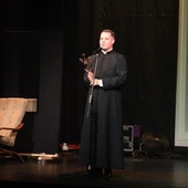 ​Spektakl "Karolina - kształt świętości"