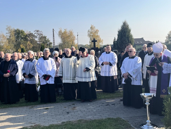 Maków Mazowiecki. Pogrzeb ks. prał. Józefa Śliwki (1930-2024)