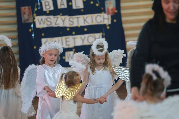 Bal Wszystkich Świętych w Łękawicy