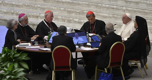 Papież: dokument końcowy Synodu darem dla papieża i ludu Bożego (dokumentacja)